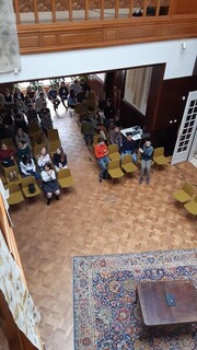 Před začátkem představení