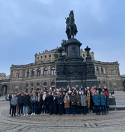 Před Semperoper